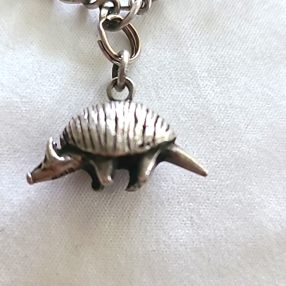 Very rare! Vintage retired james avery 3D armadillo charm